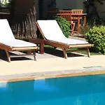 Sah Hotel *