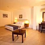 Otel Sah *